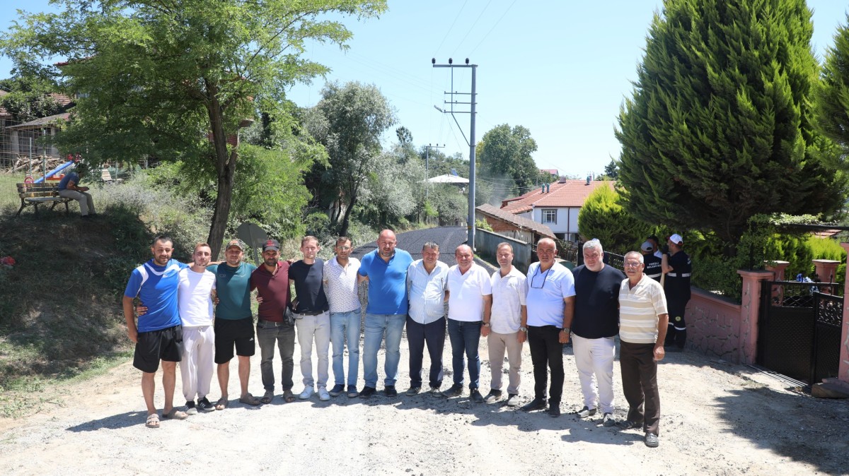 Çocuklar yaz tatilinde kortlarda buluştu